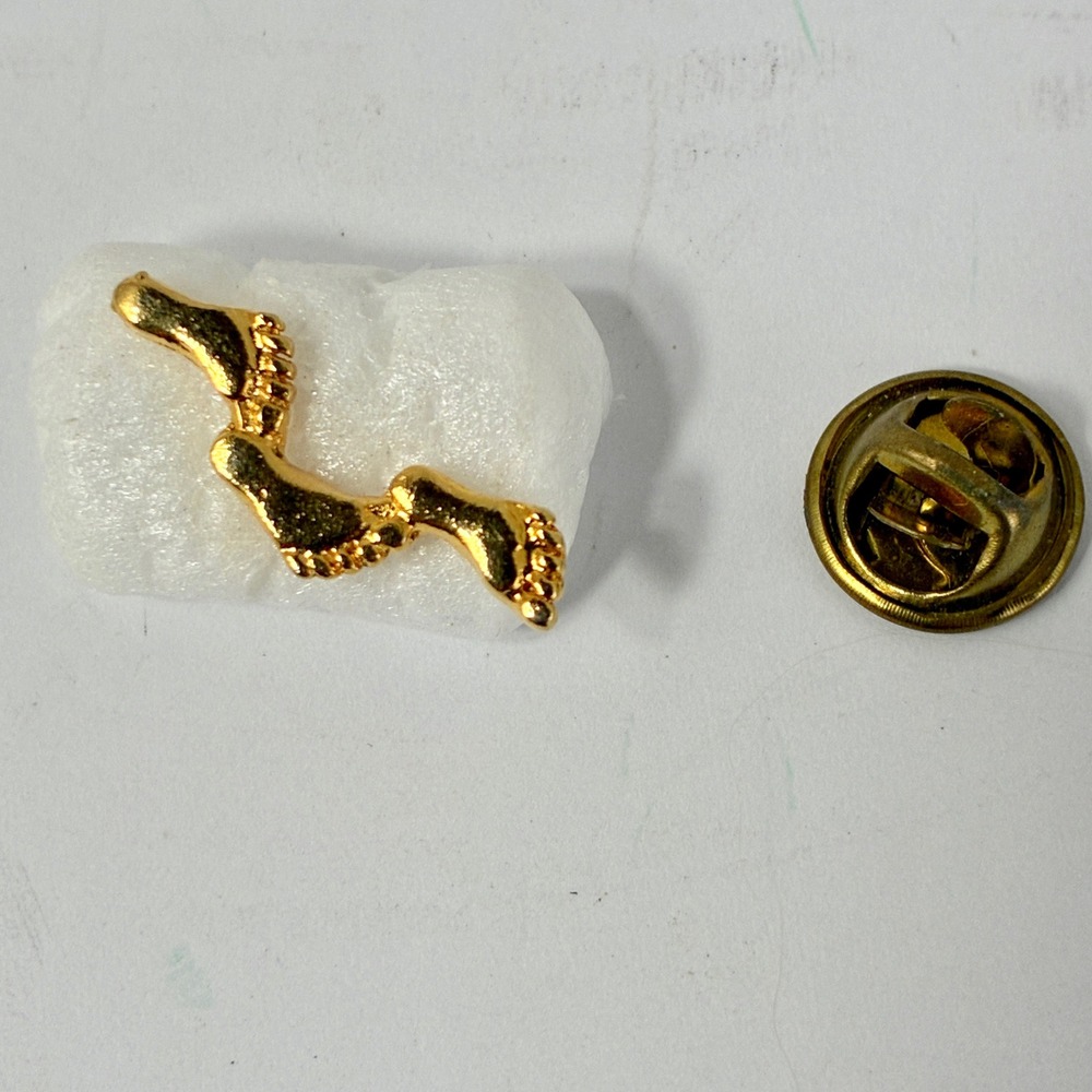 VTG Gold Tone Walking Footprints Lapel Pin Religious Faith Journey Jewelry